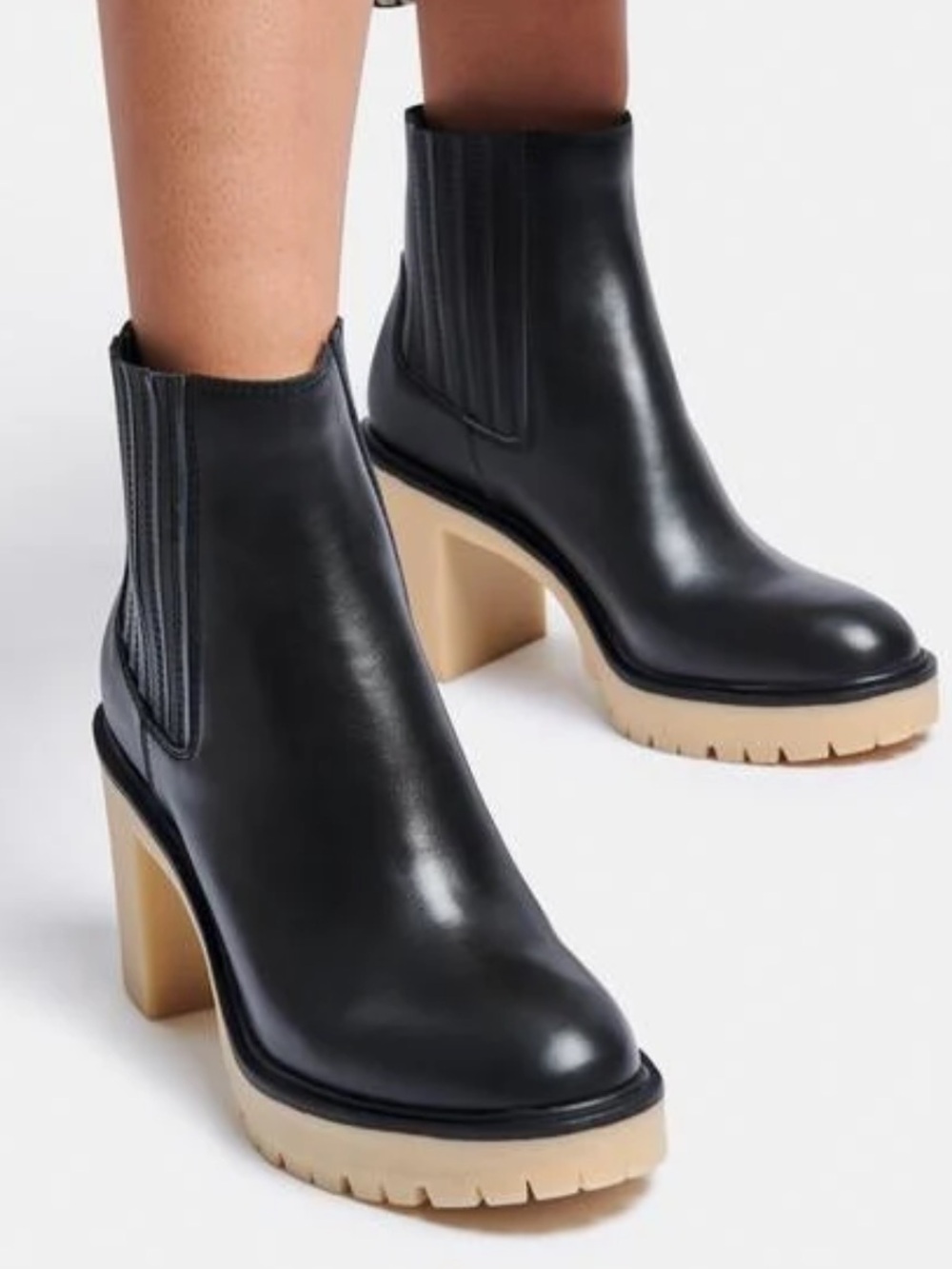 Like new! Waterproof leather Chelsea lug boots size 8.5